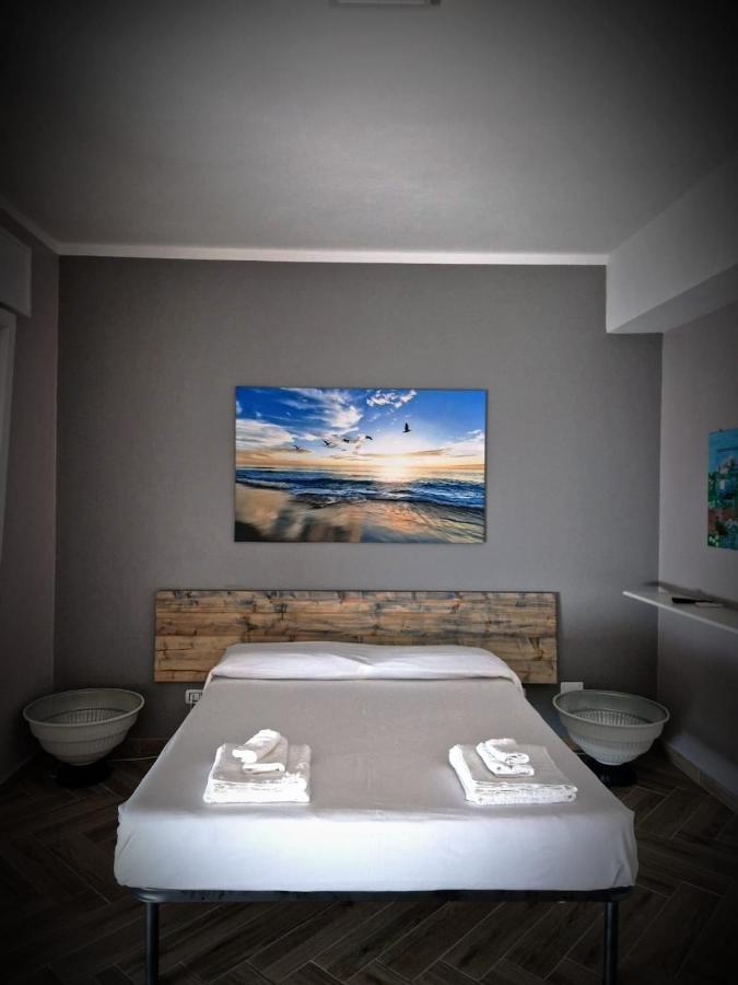 The House Of The Waves Hotel Brindisi Exterior photo