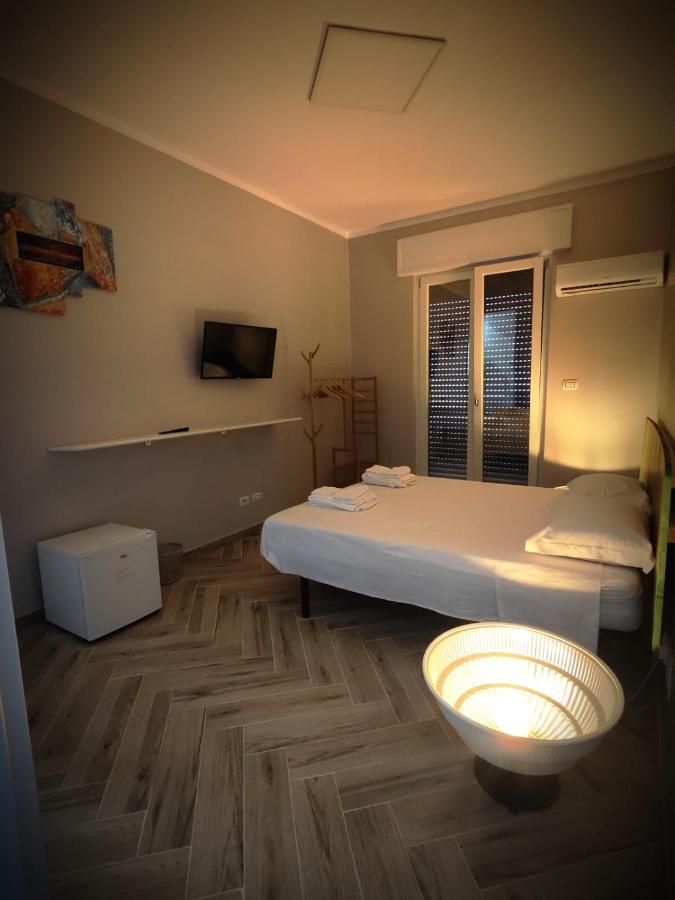 The House Of The Waves Hotel Brindisi Exterior photo